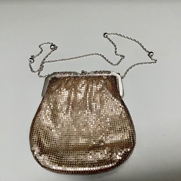 Vintage Whiting & Davis Co. Regency Mesh Kiss Lock Purse Castlecore Clut… - Picture 1 of 9